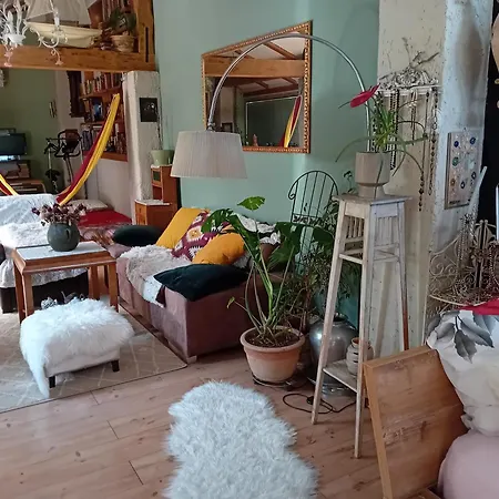 Privatunterkunft Rose 40m2 And Terrace In Greeny Area Mrse